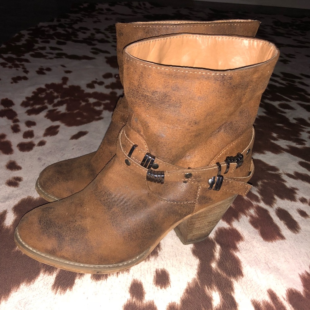 Faux suede/leather brown almond toe booties